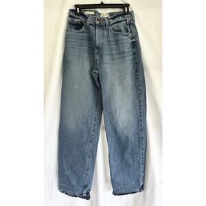 Universal Thread Women’s Jeans Size 2R Denim 90’s Baggy Pockets